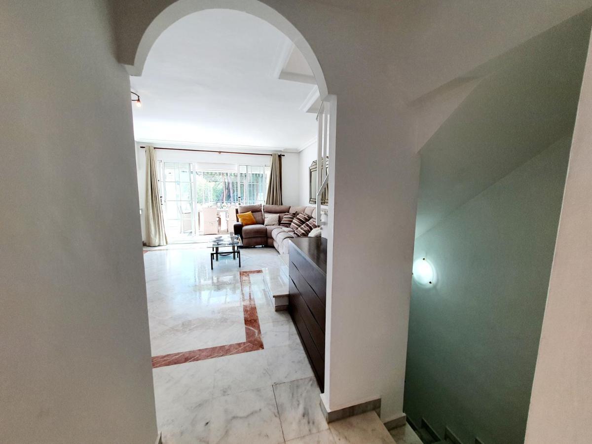 Lomas De Cabopino House Apartment Marbella Exterior photo
